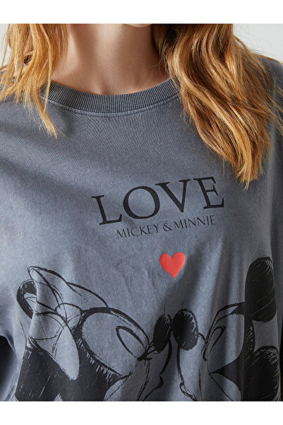 LC Waikiki LCW Vision Mickey und Minnie bedrucktes übergroßes T-Shirt für Frauen