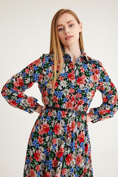 Olcay Gemustertes Chiffonkleid - MERCAN 9619-EY mit geraffter Taille und Gürtel-Accessoires