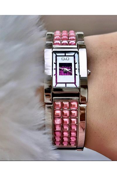 Q&Q Women's Metal Band Wristwatch
