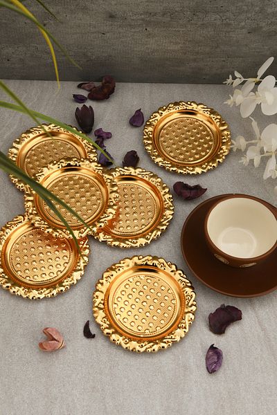 AKSESUAR EVRENİ Velis 6-Piece Coffee Side Dot Patterned Mini Presentation Set Gold