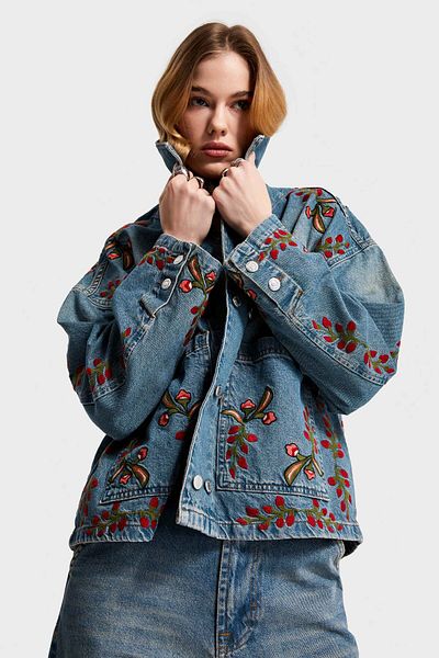 its basic Women's T.Jeans Color 2S566 Floral Embroidery Oversize Design Denim Jacket