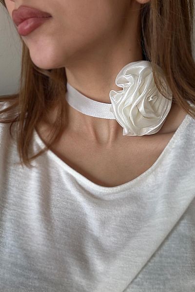 New Obsessions Satin Fabric Big Flower Choker Necklace