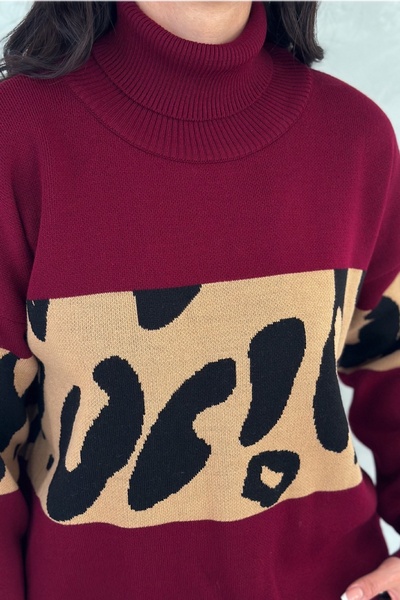 FEMELLE Women's Burgundy Standard Size Leopard Print Turtleneck Knitwear Sweater