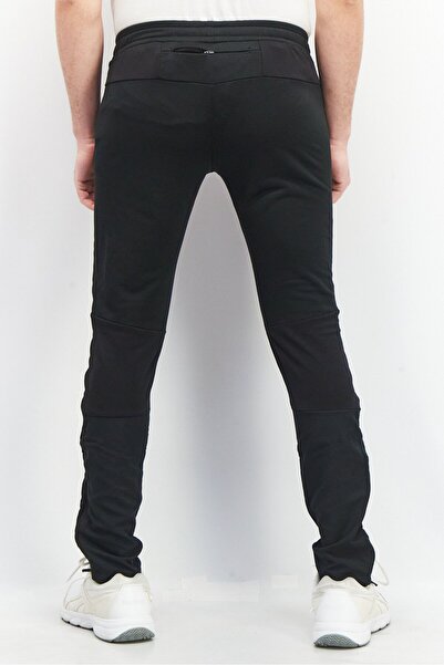 UMBRO Men Sportswear Fit Brand Logo Training Pants, Black