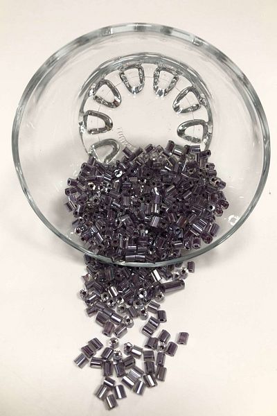 Hayalperest boncuk Μωβ ανθρακί κομμένες χάντρες (2-2,5mm)