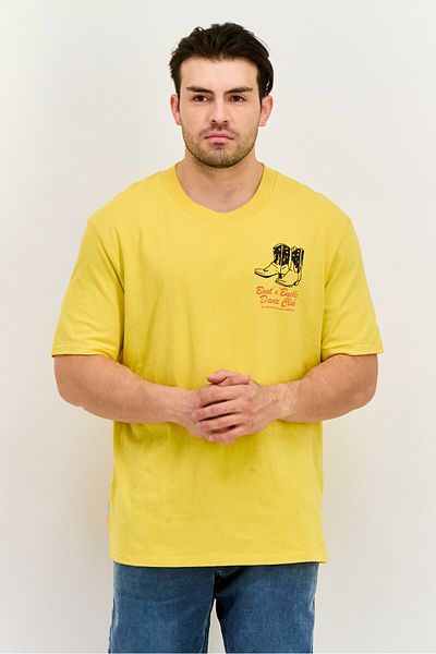 WRANGLER Men Crew Neck Short Sleeves Graphic Print T-Shirt, Yellow