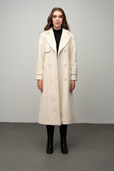 Olcay Dvouřadý kabát – nárameníka a detail pláště, raglánový rukáv, ECRU 3045