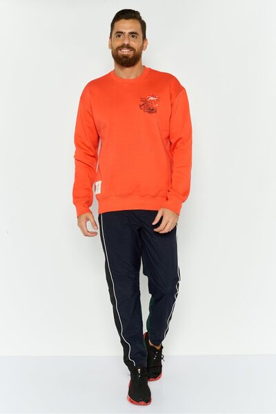 Reebok Men Sportswear Fit Long Sleeve Outdoor Sweatshirt, Coral