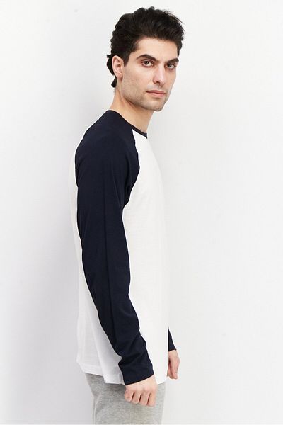 Perry Ellis Men Round Neck Long Sleeve Solid T Shirt, White