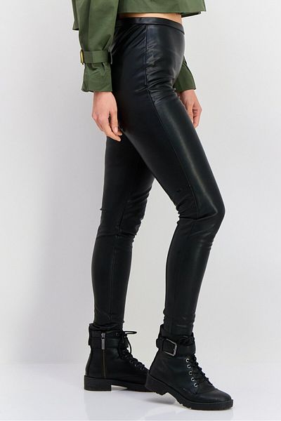 Calvin Klein Women Regular Fit Solid Skinny Pant, Black