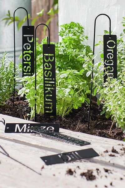 Tchibo 8 Pieces Stainless Herb Sign, Black