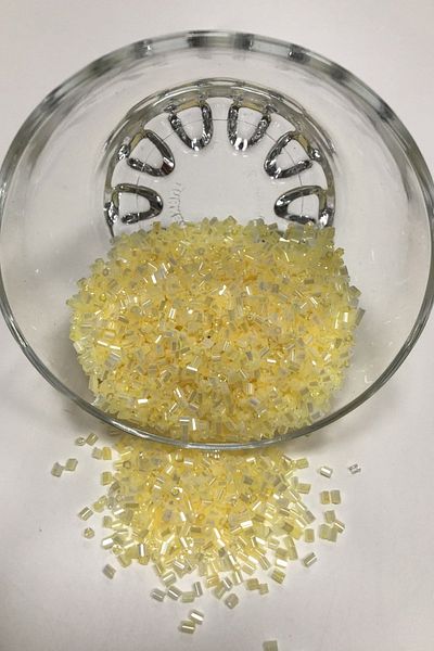 Hayalperest boncuk Σκούρες ματ κρεμ χάντρες κοπής (2-2,5mm)