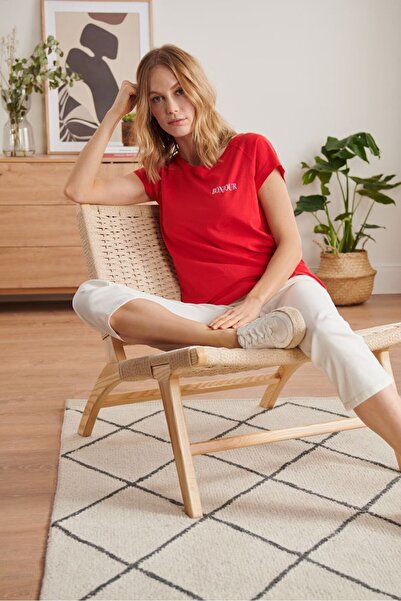 Tchibo تي شيرت نسائي بطبعة جرافيكية وأكمام قصيرة ورقبة دائرية، أحمر