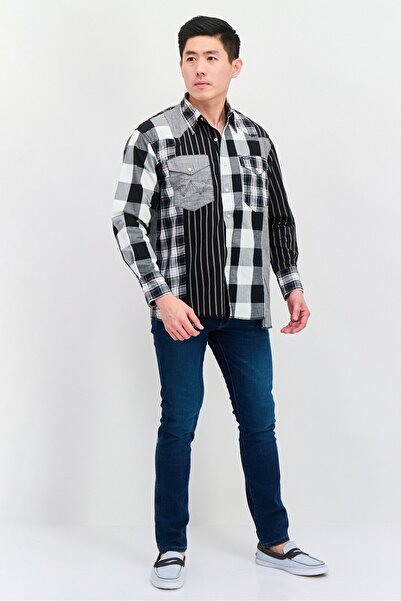 WRANGLER Men Regular Fit Allover Print Short Sleeves Casual Shirt, Black