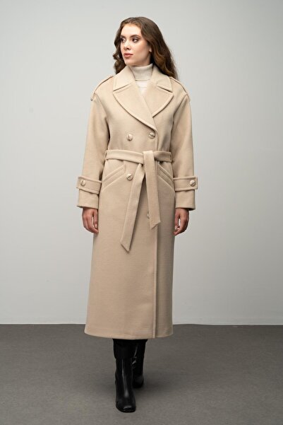 Olcay BÉŽOVÝ oversize kabát – detail s nízkým rukávem a nárameníkem, dvouřadý 3062