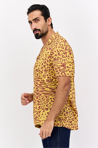 WRANGLER Men Regular Fit Allover Print Short Sleeves Casual Shirt, Yellow Combo
