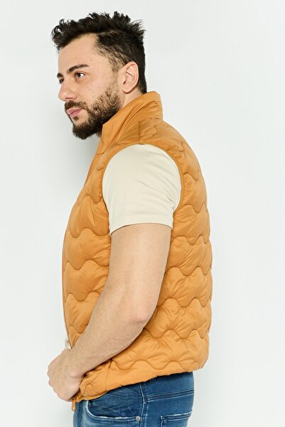 Lyle & Scott Men Quilted Print Jacket Vest, Slight Brown