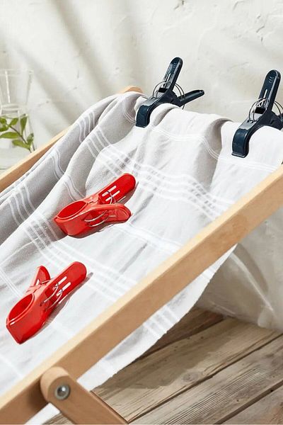 Tchibo 4 Pcs Towel Clips, Red and Navy
