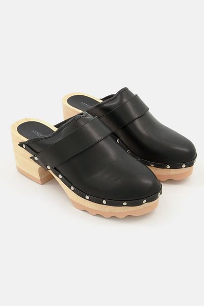 Aerosoles قبقاب جلدي سهل الارتداء للنساء، مقاس متوسط، أسود