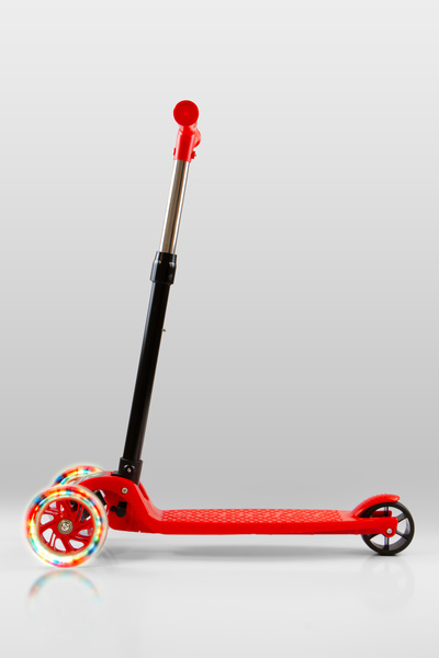 Triathlon T212-K Katlanabilir Led Işıklı Scooter / 4 Kademe Ayarlanabilir Yükseklik Ayarı (55-70cm)/ Arka Fren