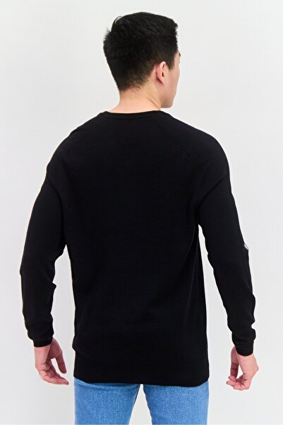 Lyle & Scott Men V Neck Long Sleeve Brand Logo Sweater, Black