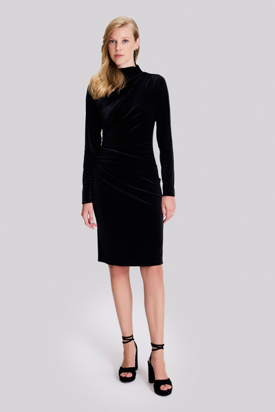 Naramaxx Büzgü Detaylı Kadife Elbise