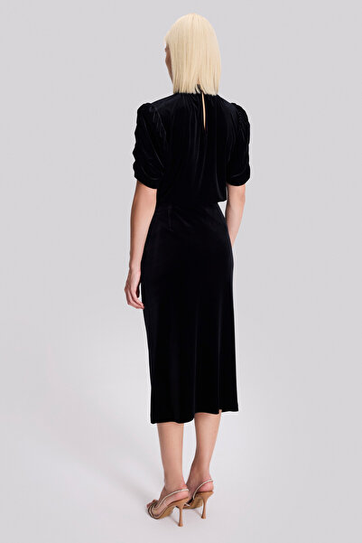 Naramaxx Aksesuar Detaylı Midi Boy Kadife Etek