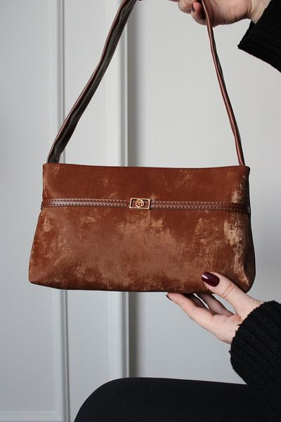 Mimoza Women's Velvet Textured Minimalist Hand / Shoulder Bag - Velvet Touch