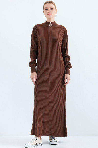 Ottawe Relaxed Fit Fermuar Kapamalı Yuvarlak Yakalı Esnek Uzun Kollu Maksi Boy Rahat Kışlık Triko Elbise