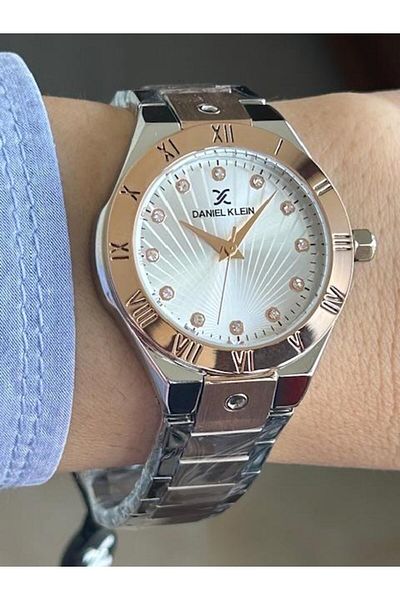 Daniel Klein Daniel Klein Stylish and Sporty with Its Modern Design New Model Women's Wristwatch Suitable for Any Occasion