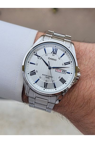 Casio ساعة يد رجالية فضية اللون 10 ATM
