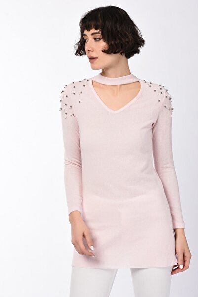 Cotton Mood 8490995 بلوزة يوموش بكتف مكشوف وياقة على شكل حرف V مع حزام عند ال...