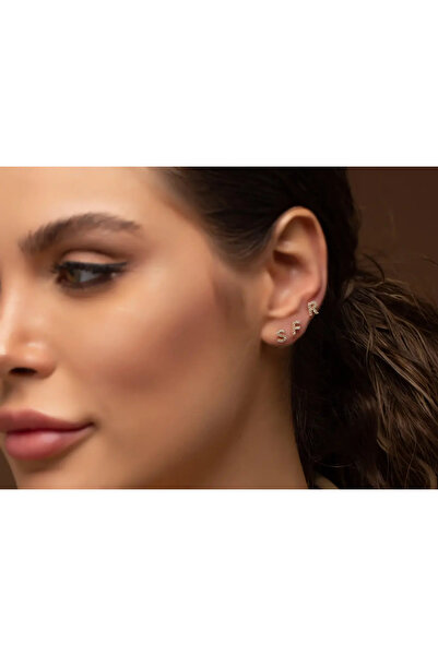 Safir Kuyumculuk Altın Harf Çivili Küpe