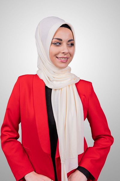 Şalcenneti.com Γυναικείο Hijab Πρακτικό χτενισμένο βαμβακερό σάλι με σφουγγάρι στο μπροστινό μέρος έτοιμο φουλάρι σε κρεμ χρώμα