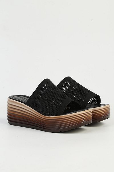 Pierre Cardin Черни дамски чехли на висок ток PC-54574