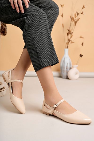 CALZENNE Single Strap Tan Beige Patent Leather Light Sole Women's Ballerina Shoes