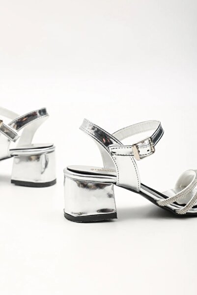 Altın Adım Girl's Heeled Comfortable Sole Shiny Stone Front Open Ankle Ankle Buckle Evening Shoes