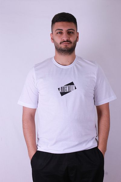 trender Tricou alb pentru bărbați cu imprimeu Attent!on