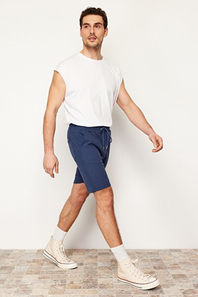 Trendyol Collection Pantaloni scurți și bermude cu textura de bază, albastru bleumarin, cu croială obișnuită/regulară