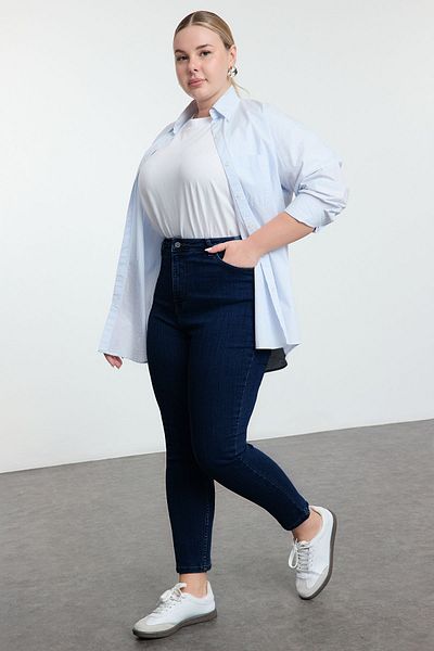 Trendyol Curve جينز أزرق عالي الخصر مقاس كبير TBBAW25CJ00016