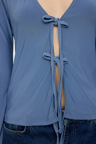 Trendyol Collection Bluză tricotată elastică Indigo, potrivită pentru corp, cu detaliu de legare cu croi obișnuit/normal TWOAW25BZ00254