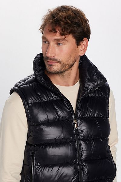Tudors Men's Standard Fit Stand Collar Black Puffer Vest with Pockets Zipper