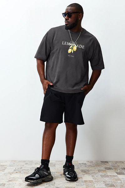 Trendyol Collection Anthrazitfarbenes, übergroßes/breites T-Shirt mit Rundhalsausschnitt und Zitronenmuster in Übergröße