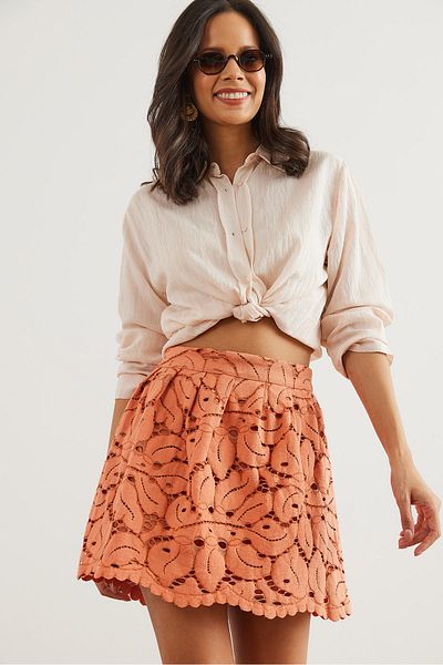 Olalook Women's Coral Lined Zippered Mini Scallop Skirt Etk- 19000295