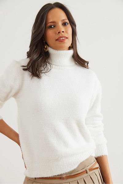 Olalook Women's Ecru Turtleneck Soft Textured Bearded Sweater Kzk- 19000861