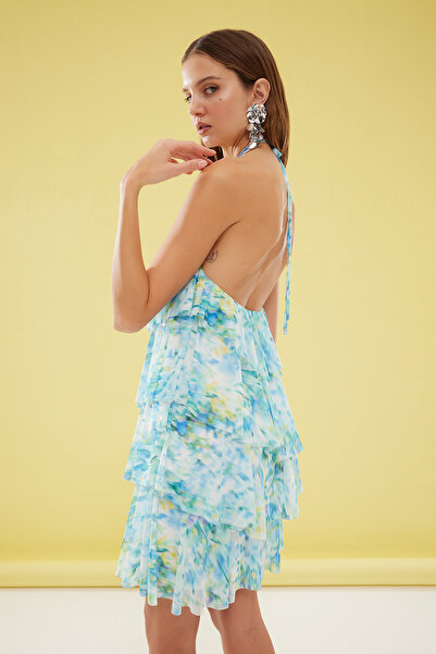 Trendyol Collection Vícebarevné A-Line podšité nařaseným tylem Pletené mini večerní šaty Noční šaty pro návrat domů TPRSS25EL00178