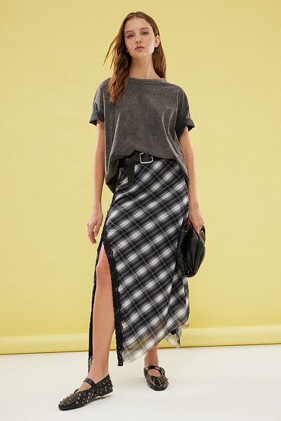 Trendyol Collection Schwarzer, karierter, gemusterter, dehnbarer Tüllrock mit Spitzendetail TWOSS25ET00067