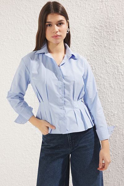 Trendyol Collection Hellblaues, tailliertes, gewebtes Hemd TWOAW24GO00186