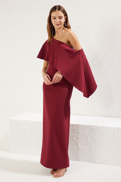 Trendyol Collection Pflaumenfarbenes, bodenlanges, ungefüttertes, gewebtes, langes, stilvolles Abendkleid und Heimkehrkleid TPRSS25AE00019