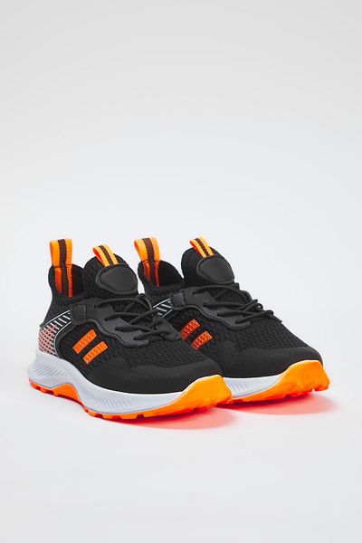 TRENDYOL SHOES Schwarzer Schnür-Neon-Sneaker mit detaillierter leichter Sohle für Jungen und Kinder TAKSS25SN00026